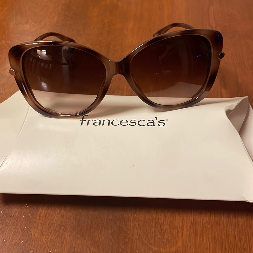 Large women’s sunglasses from Francesca’s ,EUC